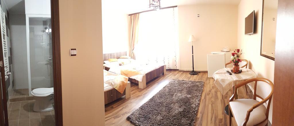 Hotel Casa Alex Târgu Jiu Habitación foto