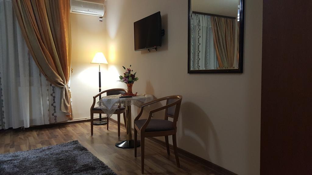 Hotel Casa Alex Târgu Jiu Habitación foto